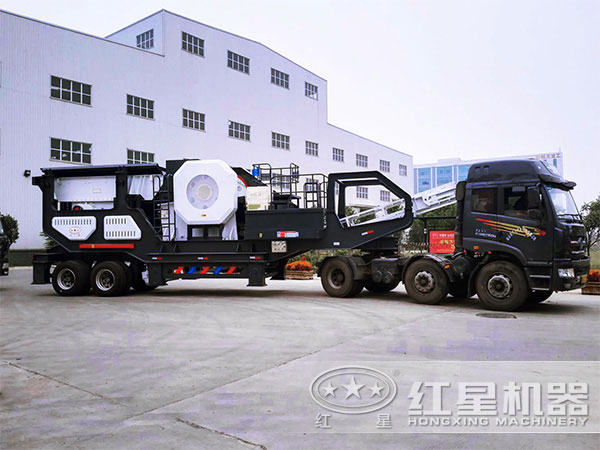 环保型沙石移动式破碎站发货图 环保型沙石移动式破碎站发货图