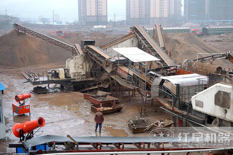 移动破碎站作业现场 移动破碎站作业现场