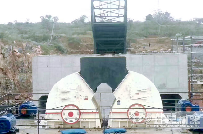 1610重锤式碎石机生产现场 1610重锤式碎石机生产现场