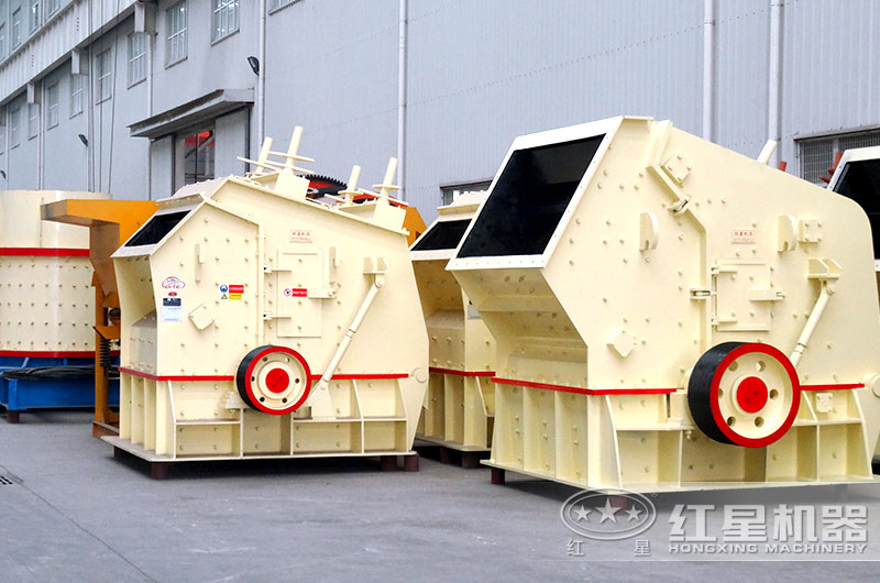 煤矸石粉碎机车间实拍大图 煤矸石粉碎机车间实拍大图