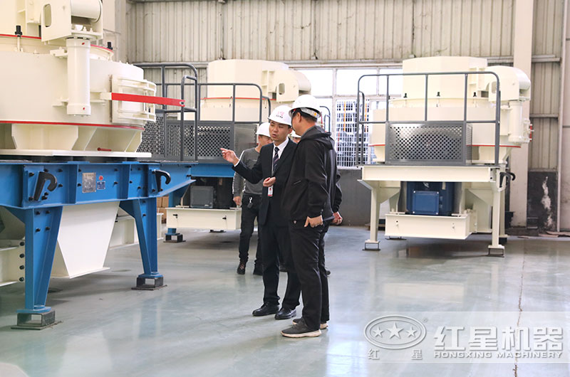 客户来厂参观、考察1145制砂机 客户来厂参观、考察1145制砂机