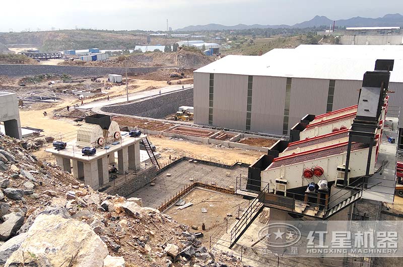 锤式破碎机工作现场 锤式破碎机工作现场