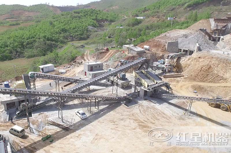 矿山破碎机作业现场 矿山破碎机作业现场