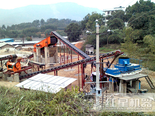 铝矾土制砂机作业现场