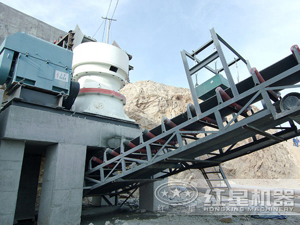 圆锥破碎机现场图 圆锥破碎机现场图