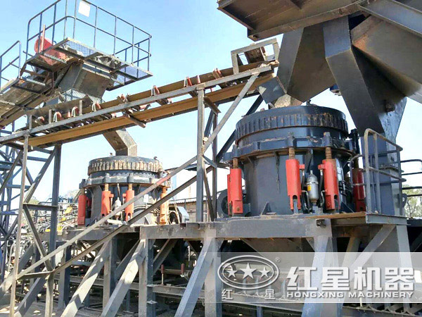 液压圆锥石料破碎机生产现场 液压圆锥石料破碎机生产现场