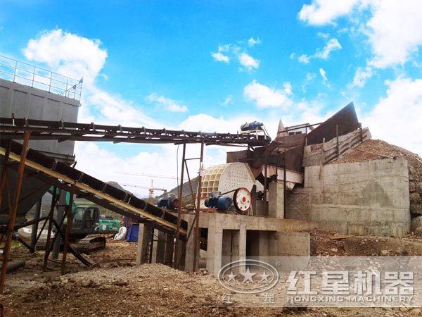 PCZ型锤式整形破碎机现场图 PCZ型锤式整形破碎机现场图